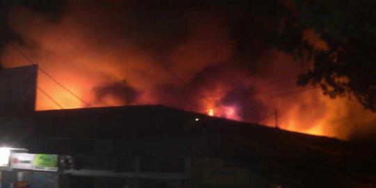 Pasar Toddopuli di Makassar terbakar
