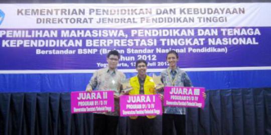 Bikin karya ilmiah atasi kemiskinan, mahasiswa UI juara