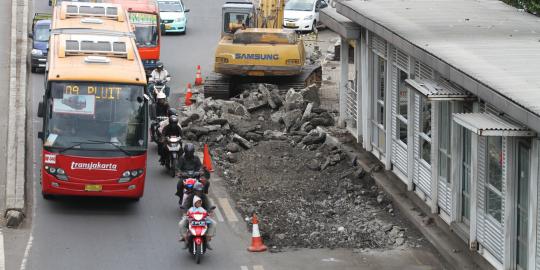 Pemprov DKI buat pagar pemisah busway di Warung Buncit