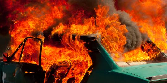 Kontainer terbakar di TMII, tiga mobil pemadam dikerahkan