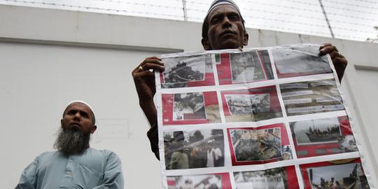 Unjuk rasa menentang pembantaian suku Rohingya Myanmar