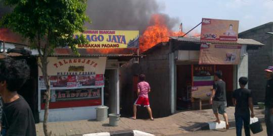 Permukiman padat penduduk di Senen terbakar