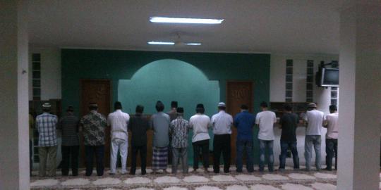 Ceramah salawat nabi dalam masjid Ahmadiyah