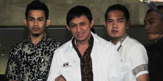 Putra pedangdut A Rafiq saat ditahan KPK