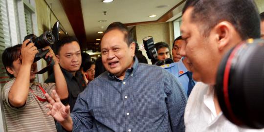 Ditetapkan sebagai tersangka, Emir Moeis bingung
