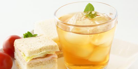 Es teh melon, minuman segar waktu berbuka