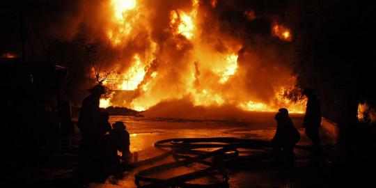 Rumah kos terbakar di Rawa Buaya, penghuni kocar-kacir