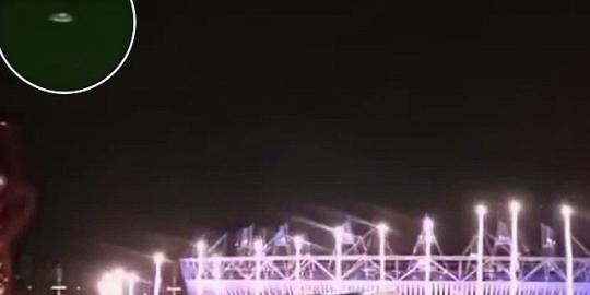 UFO terlihat saat pembukaan Olimpiade London