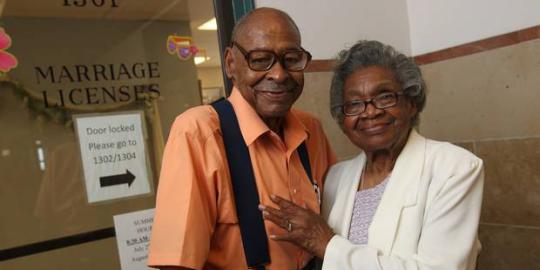 Cerai 48 tahun, pasangan lansia ini akhirnya menikah lagi