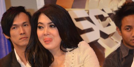 IPW: Aksi polisi untuk Syahrini lelucon konyol