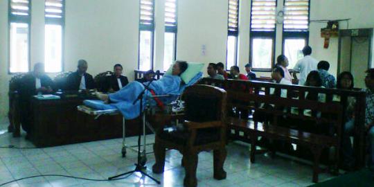 Nenek 78 tahun gugat ketua PN Denpasar Rp 1.000