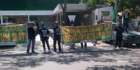 Massa demonstrasi dukung pembacok Jaksa Sistoyo