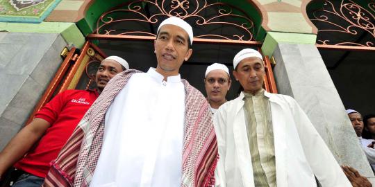 Jokowi komat-kamit saat umroh
