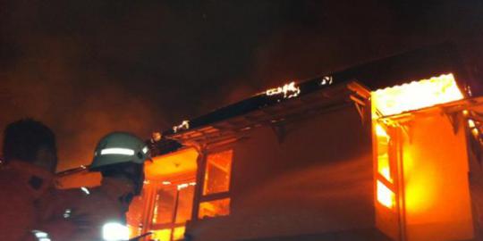 7 Korban tewas kebakaran di Semarang ditemukan berpelukan