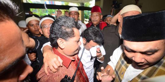 Puluhan fans kawal Rhoma Irama di Panwaslu DKI