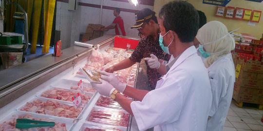 Daging busuk dan tahu berformalin ditemukan di Bogor