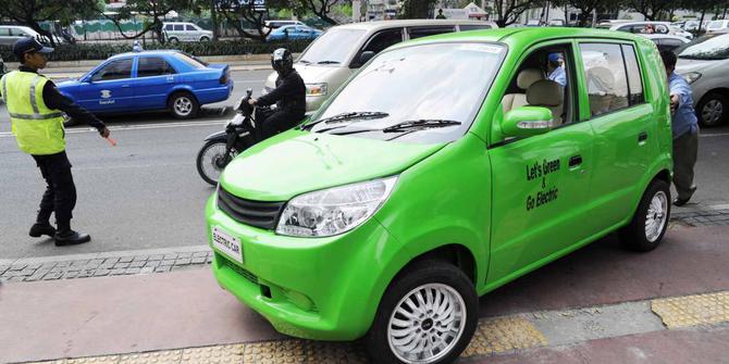  Mobil  listrik  akan murah  di tangan Pindad merdeka com