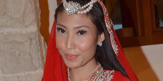 Hamil muda, suami puji Ayu Dewi tambah seksi | merdeka.com