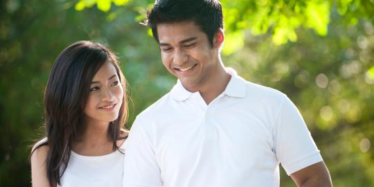 Kenali 5 sinyal cinta dari wanita!