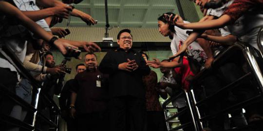 Agung Laksono: Soal tersangka KPK, emang gue pikirin