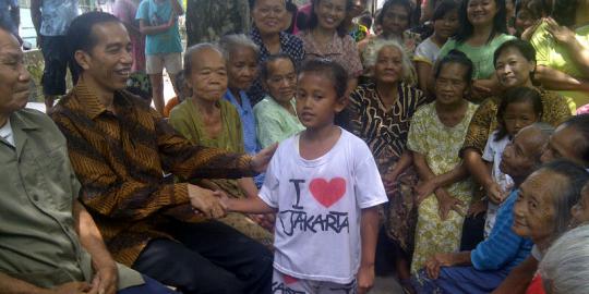 Jokowi: Susah itu ya dihibur, lak yo gitu to