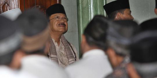 Foke ucapkan selamat kepada Rhoma Irama