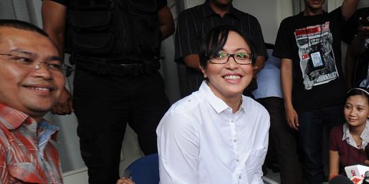 Diperiksa KPK, Angie pakai baju tahanan