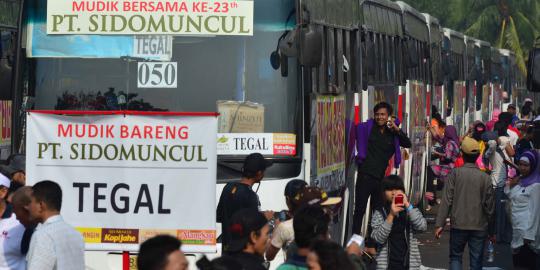 Pemudik di Terminal Cicaheum terlantar 2 jam