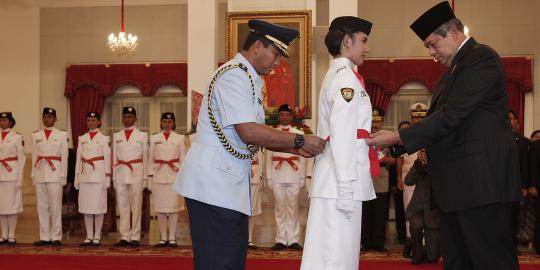 Mega Ayundya, anggota Paskibraka pembawa baki bendera