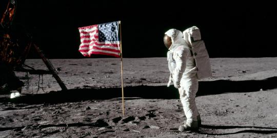 Neil Armstrong meninggal dunia di usia 82 tahun