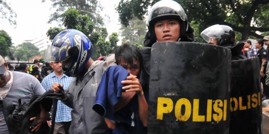 Bentrok di Sampang, pemerintah gagal lindungi warganya