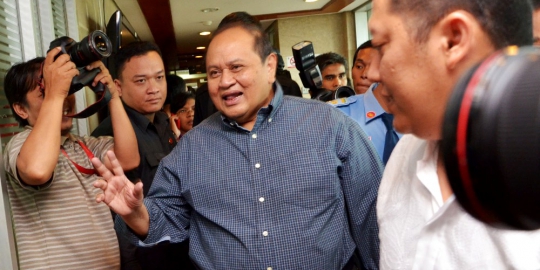 deretan tersangka korupsi yang dibela yusril