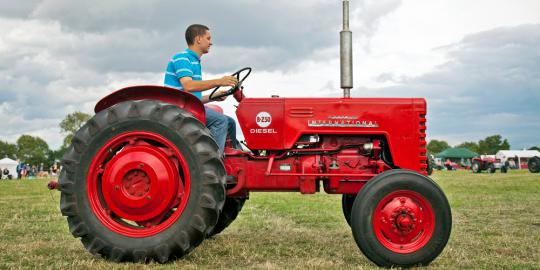 Parade traktor klasik terbesar di dunia