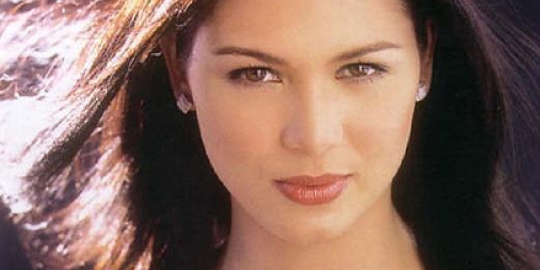 esmeralde hermosa orille rev3