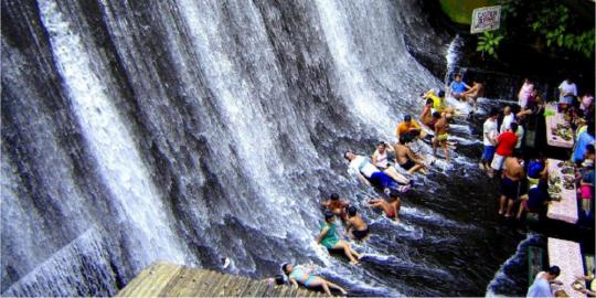 Restoran ini tawarkan sensasi makan di bawah air terjun