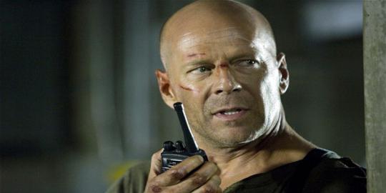 Merasa ditipu, Bruce Willis segera seret Apple ke pengadilan