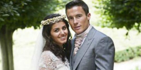 Who Is James Toseland Married To Midway Media Nikahi Musisi James Toseland Resmi Lepas Masa Lajang Eka