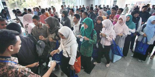 Ribuan pencari kerja padati Gedung Smesco