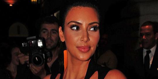 Pesta, Kim Kardashian tampil super seksi!