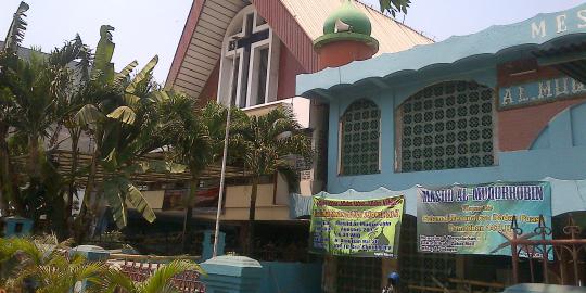 Kisah pelaut membangun gereja dan masjid di Tanjung Priok