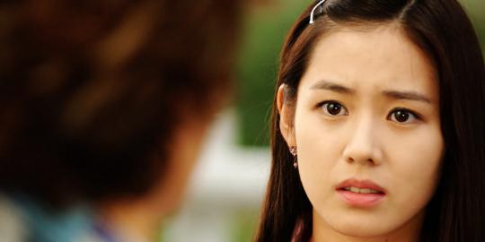 10 Wanita cantik Korea yang banyak dipuja