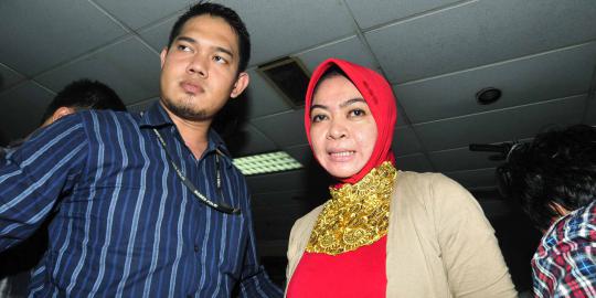 10 Saksi kompak sebut keluarga Wa Ode Nurhayati kaya raya