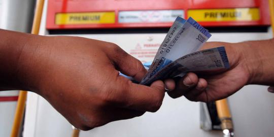 Premium seharga Rp 9.100 per liter untuk warga Jakarta
