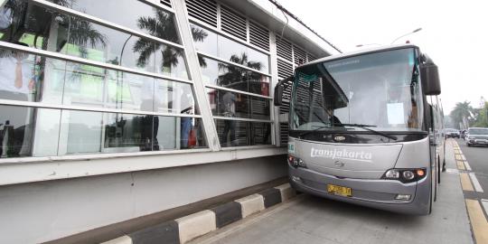 Pencopet di Bus Transjakarta bonyok dihajar massa