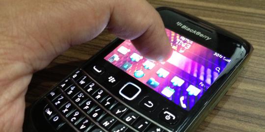 Beli BlackBerry di Okeshop BEC, diskon 25 persen