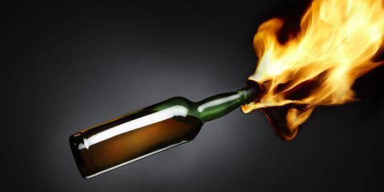 Polisi: Pelemparan bom molotov tak terkait kampanye