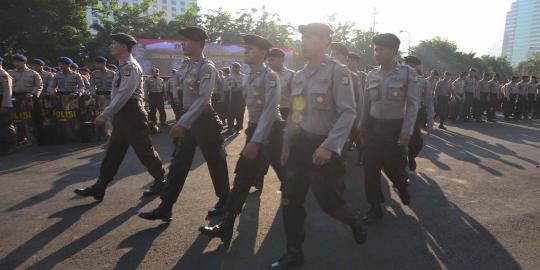 Tak terima dimutasi, ratusan polisi Polres Parepare demo