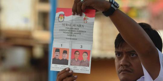 Penghitungan hasil suara di TPS 21, Jokowi-Ahok menang