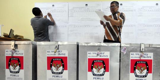 Rekapitulasi hasil suara Pilgub DKI di tingkat kelurahan