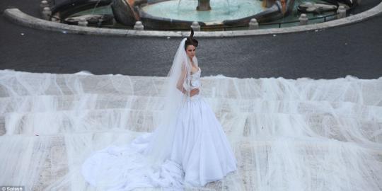 Gianni Molaro ciptakan gaun pengantin terpanjang dunia 